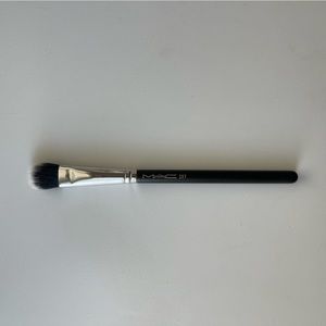 MAC 287 Duo Fibre Eye Shadow Brush